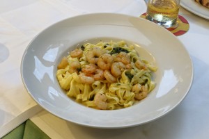 Marino Pizzeria Trattoria - Tagliatelle spinaci e gamberetti - einfach, aber ... - Marino Pizzeria Trattoria - Wien