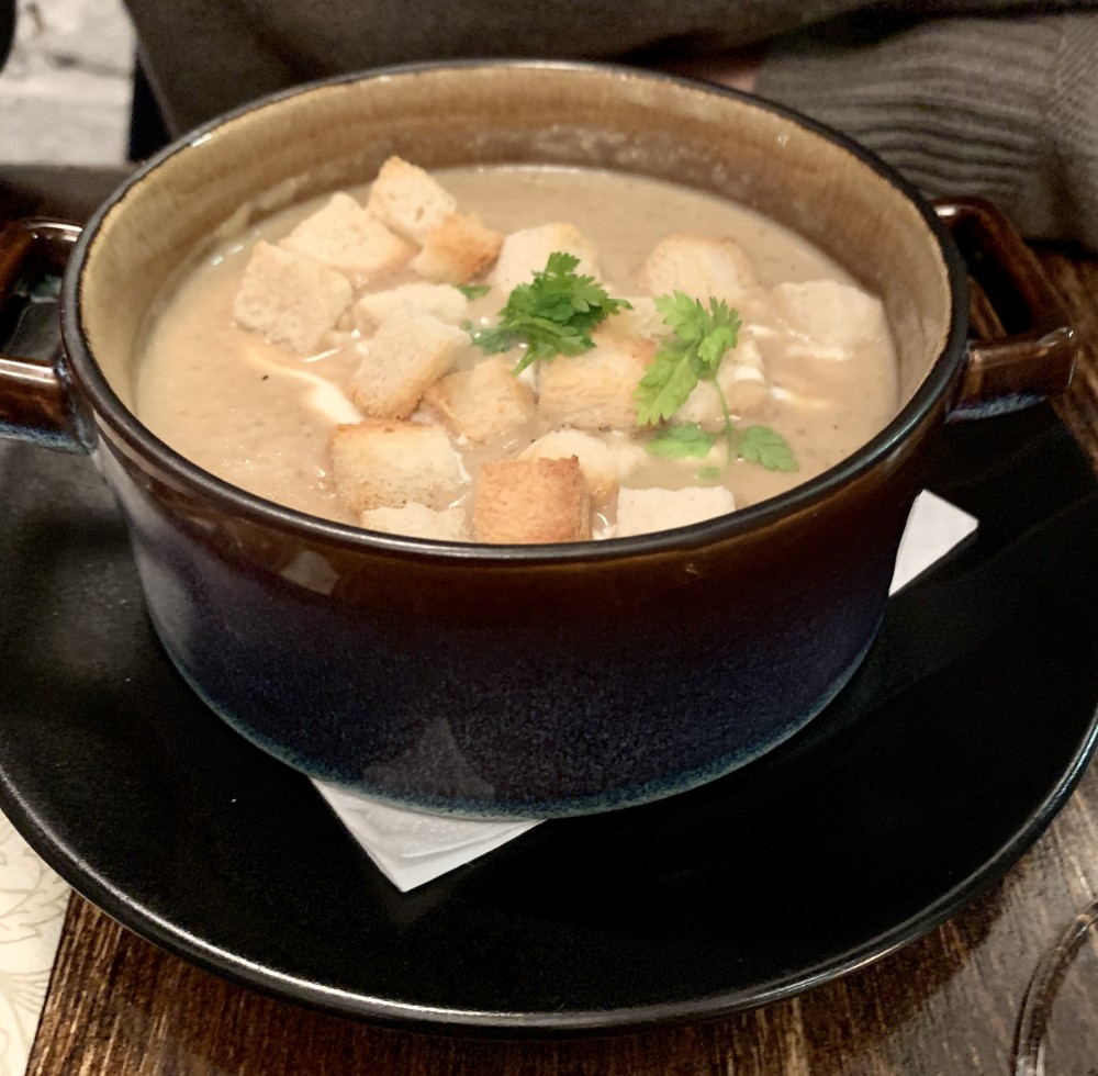 Steinpilzcrèmesuppe mit Croutons, sehr gut. - Glasweise - Wien