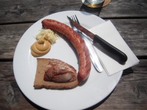 Bratwurst mit Senf und Kren - Halterhütte - Schöckl