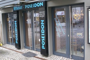 Entree des Poseidon am Kornmarktplatz.