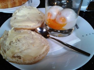 Cafe Goldegg 2 Eier im Glas & Handsemmel mit Butter - Cafe Goldegg - Wien
