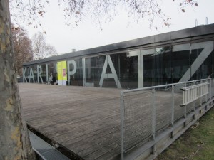 wenn's warm wird kann man hier  wunderbar sitzen - Kunsthallencafe - Wien