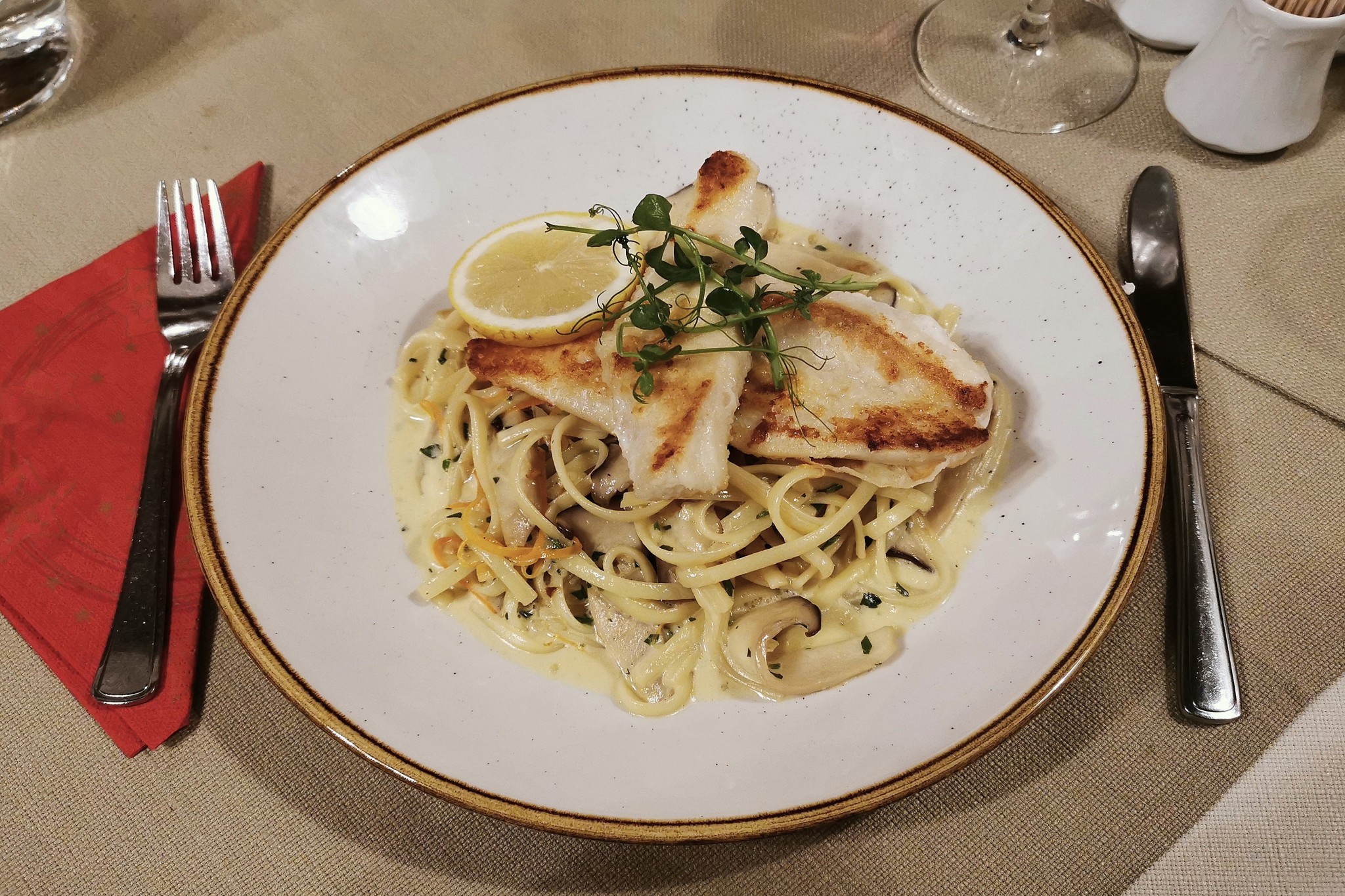 Restaurant Schwabl - Petersfisch mit Kräuterseitlingsnudeln - das war ... - Restaurant Schwabl - Wien