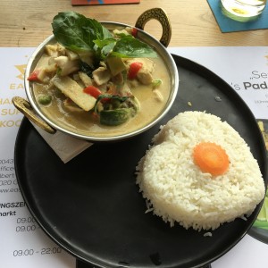 Gaeng Khia Wan - Grünes Hühnerfleischcurry