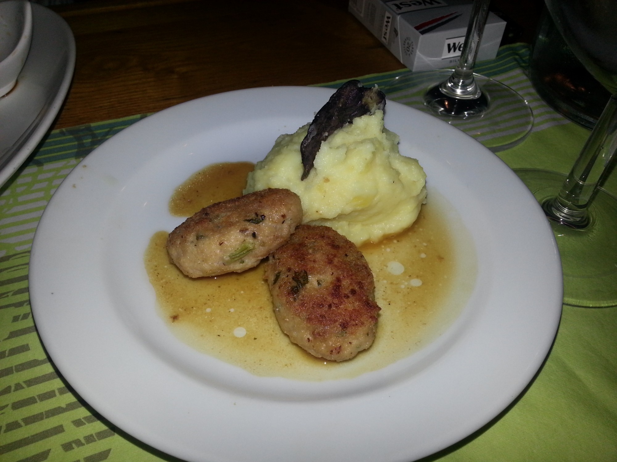 Kalbsbutterschnitzel mit Erdäpfelpüree - Kostprobe - Spaetrot - Gumpoldskirchen