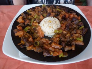 Dana Sac Kavurma (Kalbfleischpfanne mit Gemüse und Reis um 11,90 Euro). - Krone von Istanbul - Lauterach
