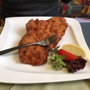 Spezial Cordon Bleu - klein € 7,90 mit gemischtem Salat - Gasthaus Josefstadt - Wien