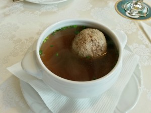 Leberknödelsuppe