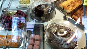 Süßspeisenvitrine - Cafe Bellaria - Wien