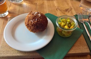 Scotch Egg, köstlich - Charlie P's - Wien