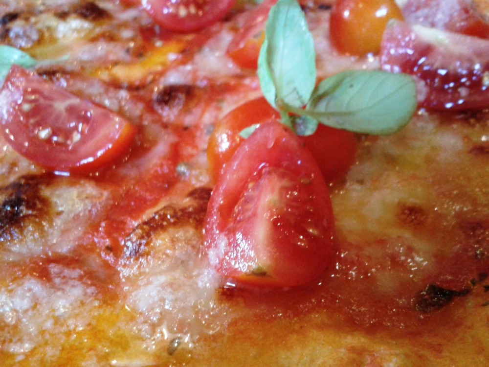 Pizzeria Antonello - Pizza Napolitana (EUR 7,90) - Pizzeria Antonello - Gablitz