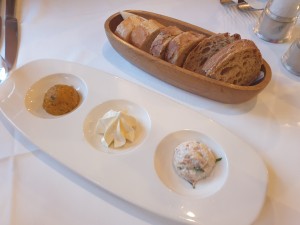 Gedeck - Speckestragon, gesalzene Butter, Kürbispeso - Staribacher - LEIBNITZ